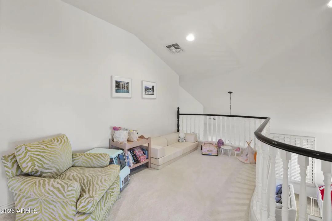 Real Estate Picture 19