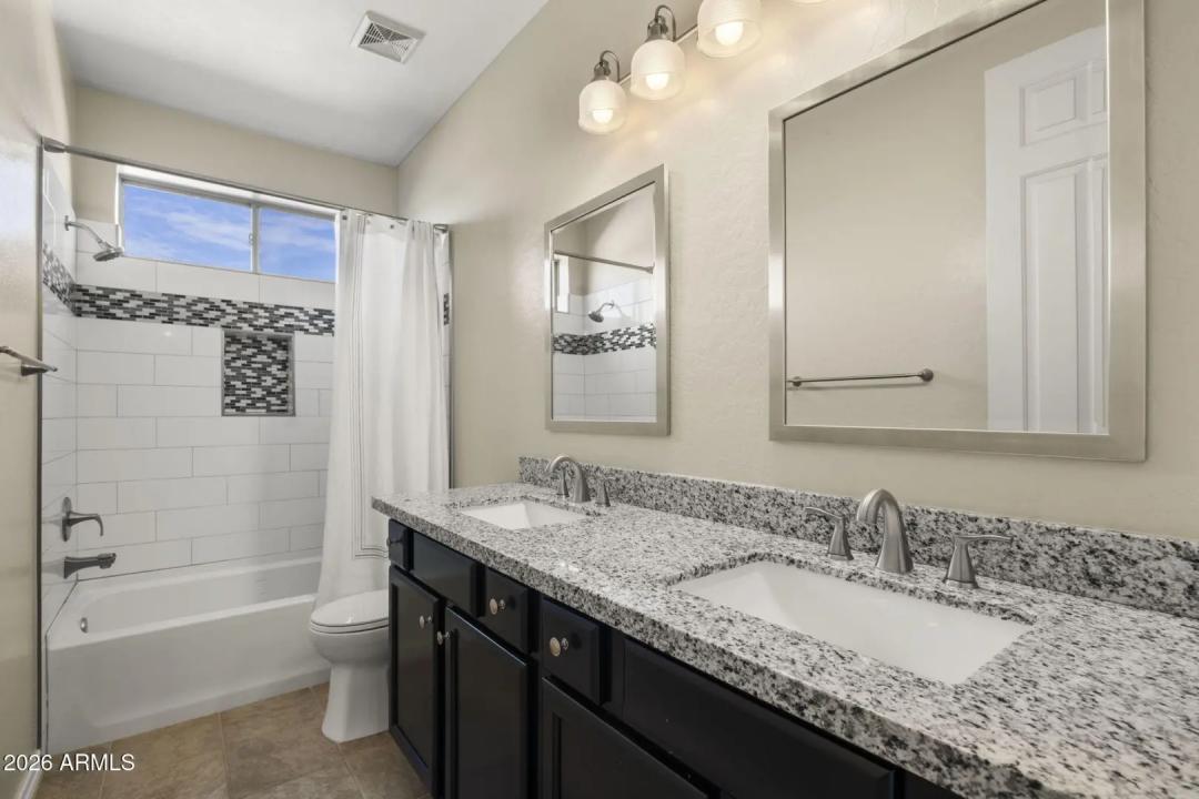 Real Estate Picture 24