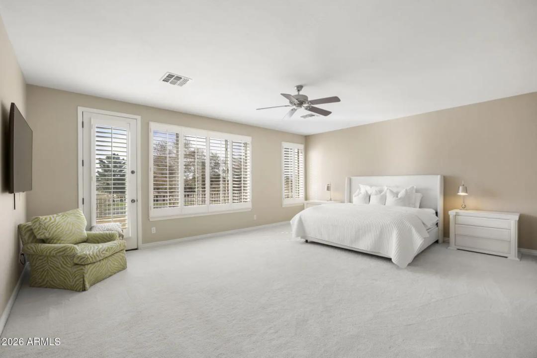 Real Estate Picture 8