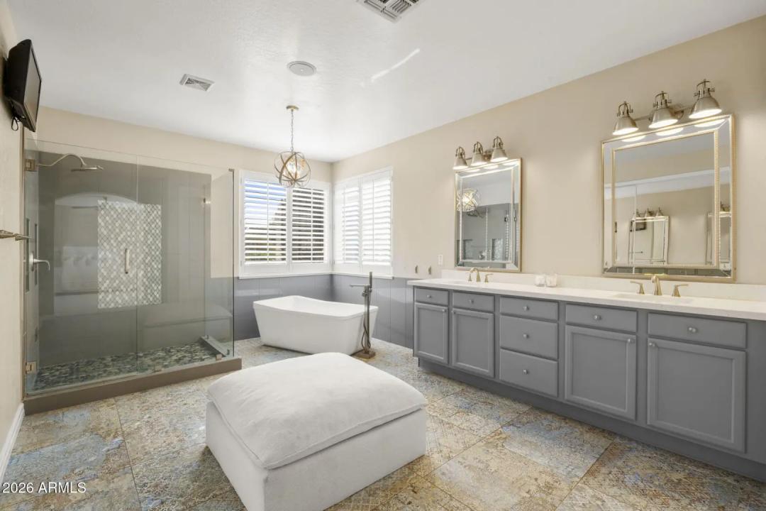 Real Estate Picture 9