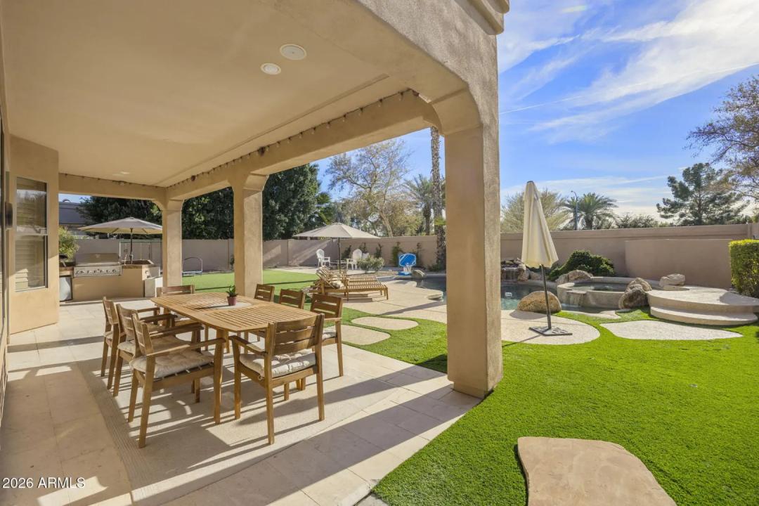 Real Estate Picture 6