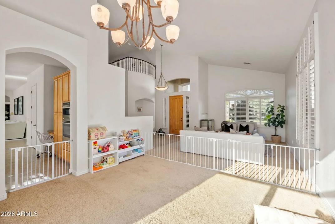 Real Estate Picture 12