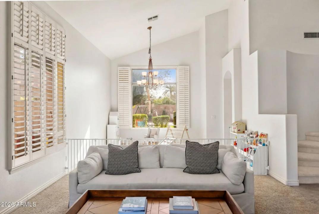 Real Estate Picture 11