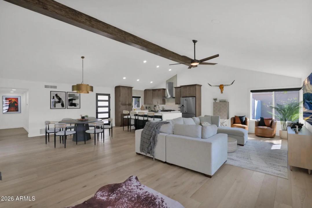 Real Estate Picture 3