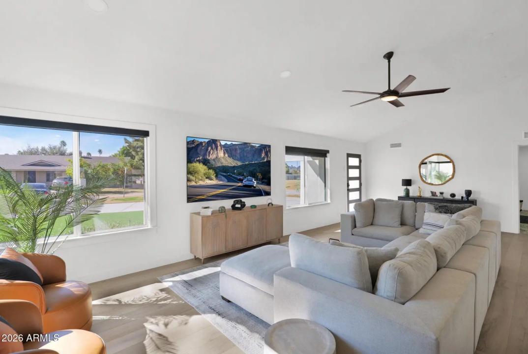 Real Estate Picture 6