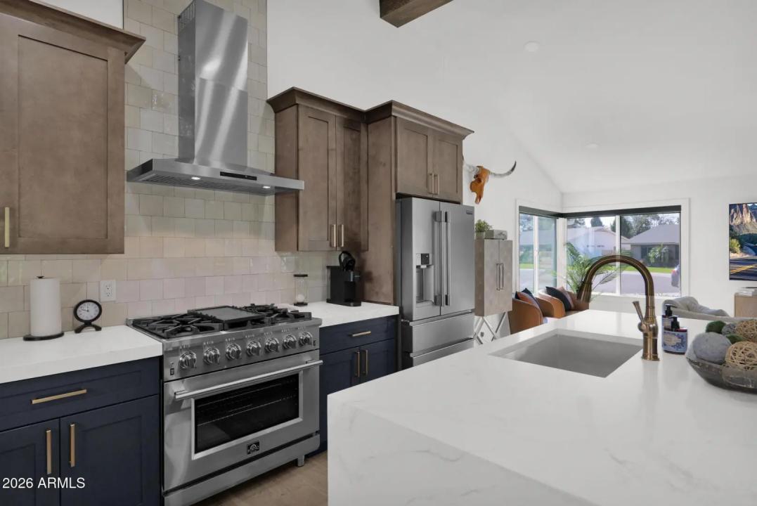 Real Estate Picture 10