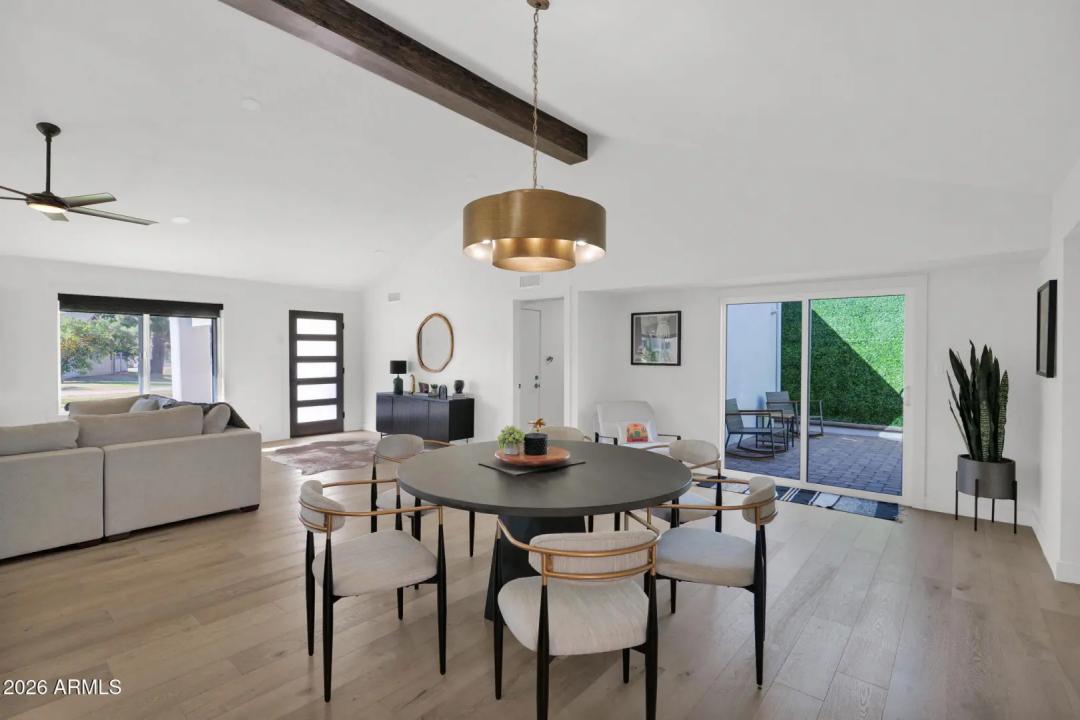 Real Estate Picture 12