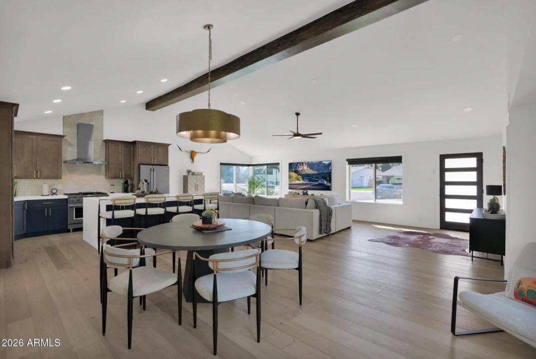 Real Estate Picture 14