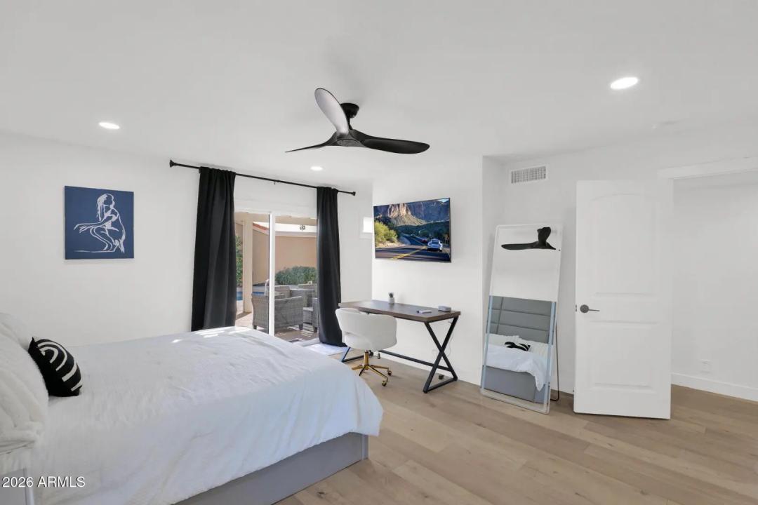 Real Estate Picture 16