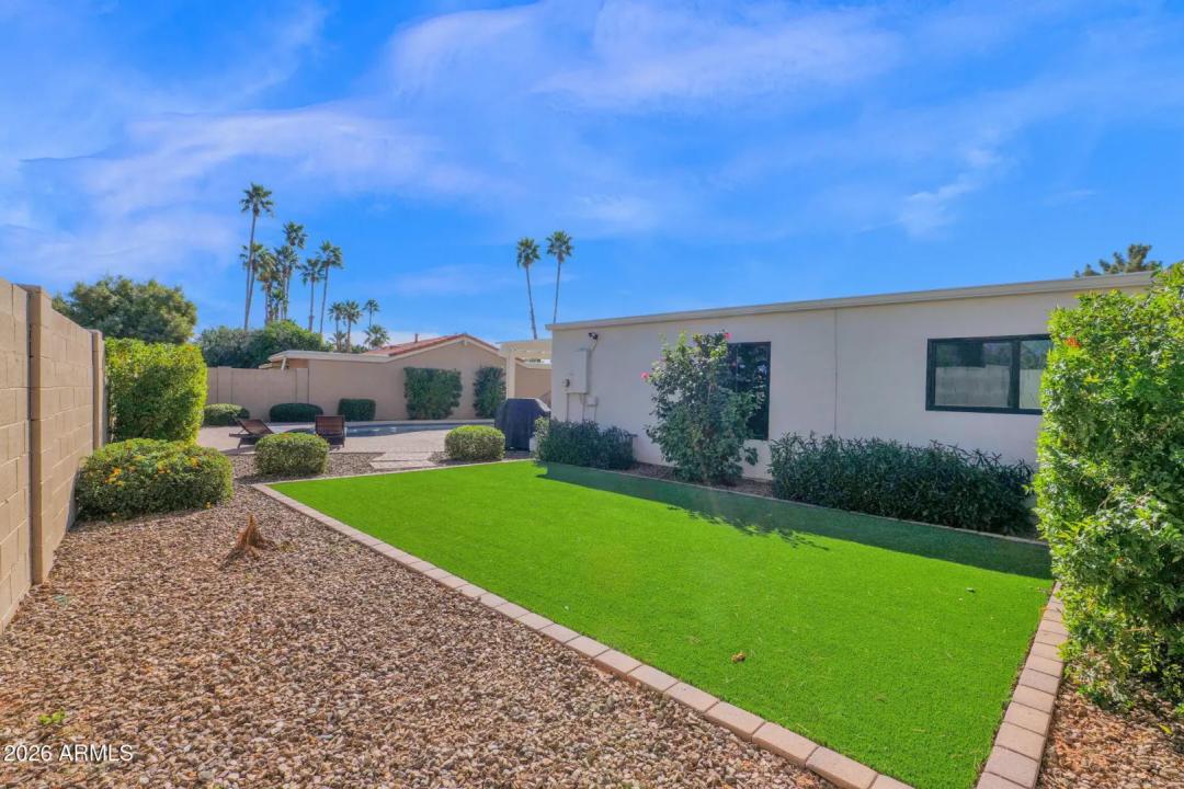 Real Estate Picture 25