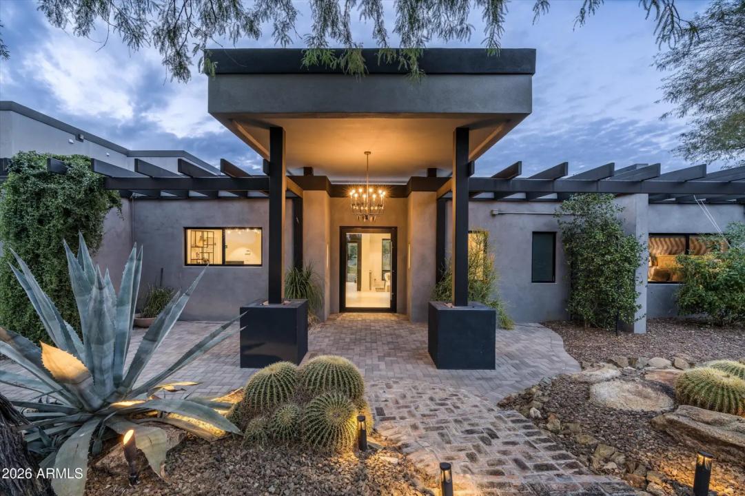 Real Estate Picture 4