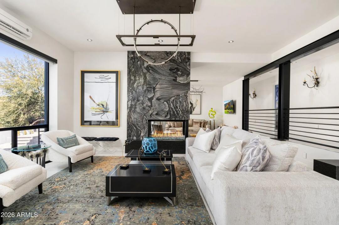 Real Estate Picture 12