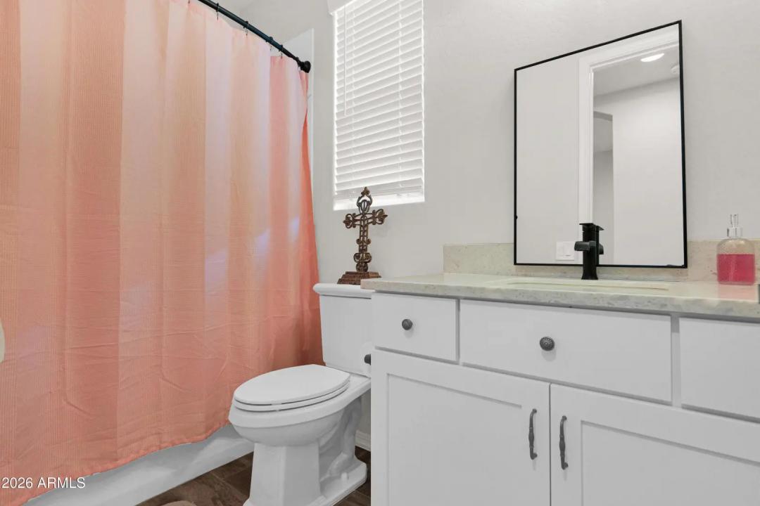 Real Estate Picture 16