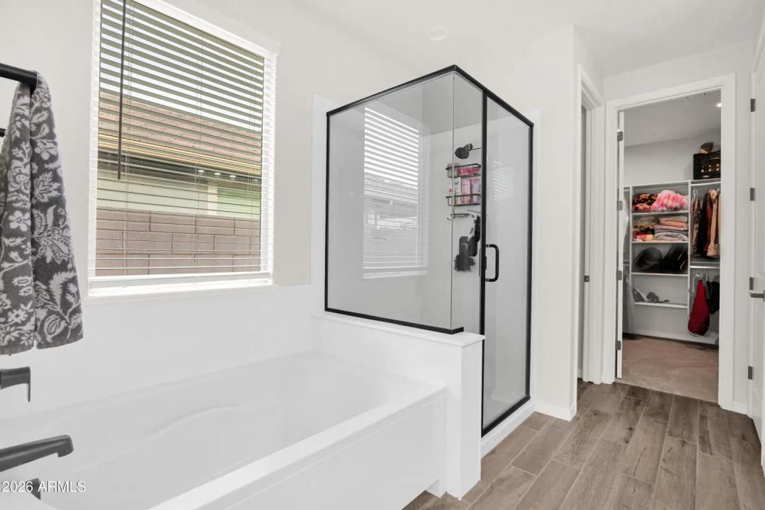 Real Estate Picture 14