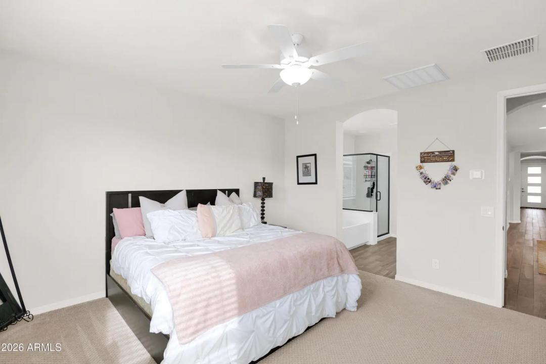 Real Estate Picture 12