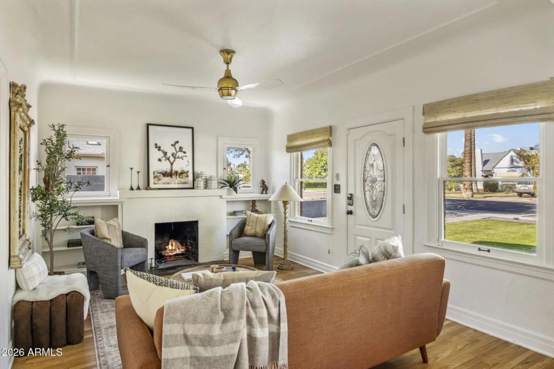 Real Estate Picture 8