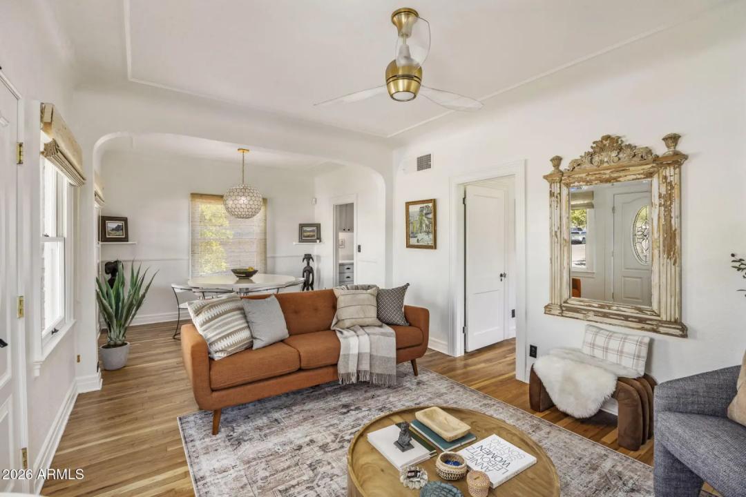 Real Estate Picture 9