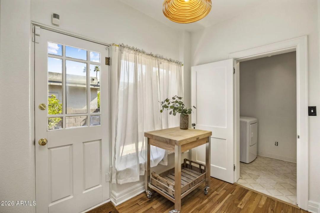 Real Estate Picture 12