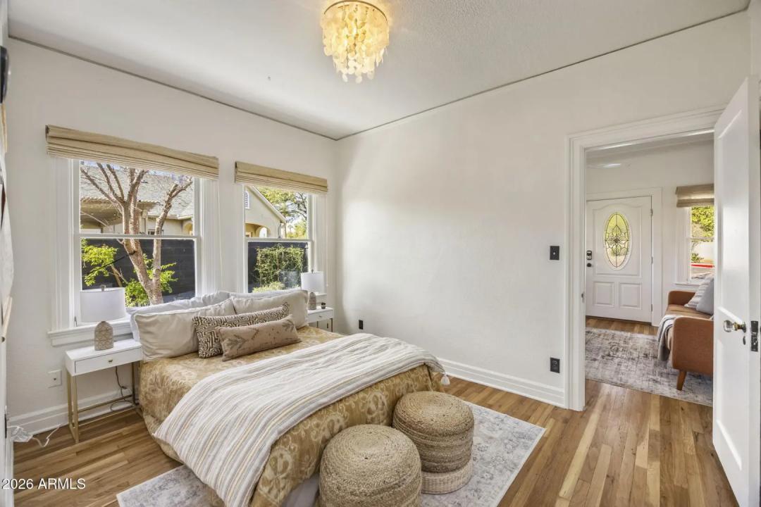 Real Estate Picture 6