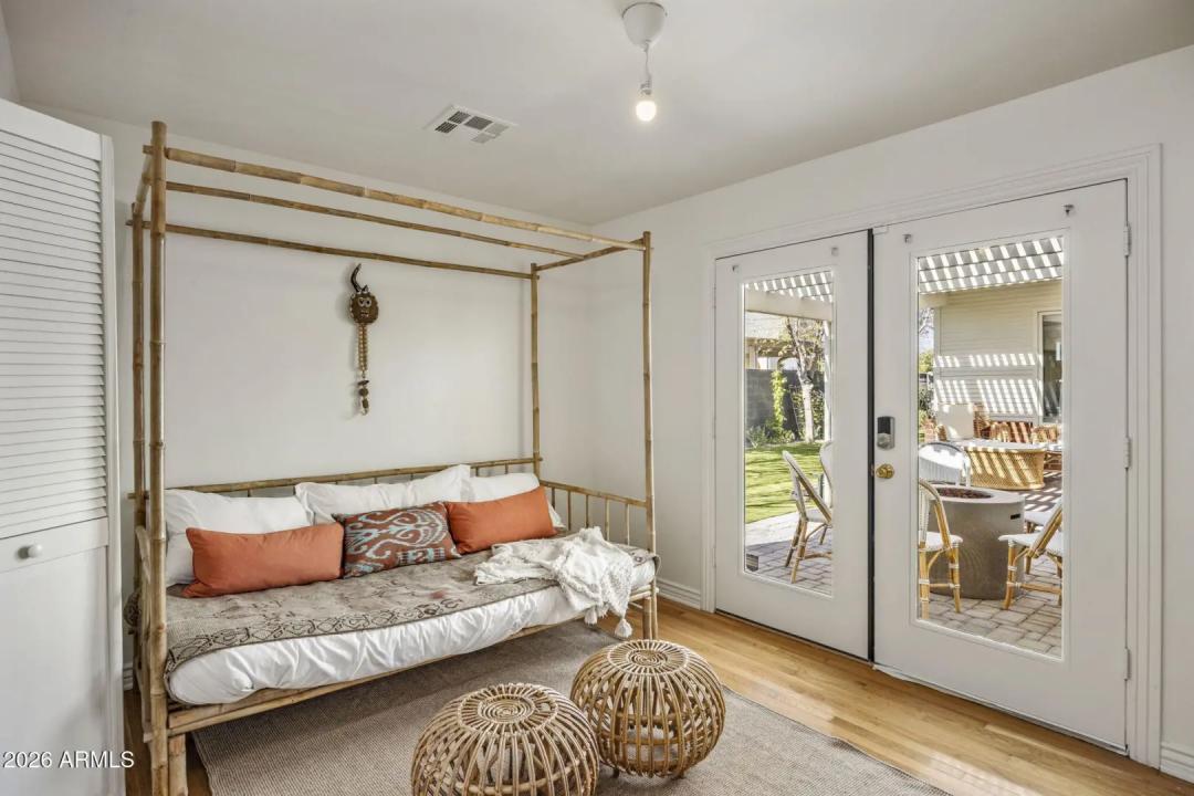 Real Estate Picture 18