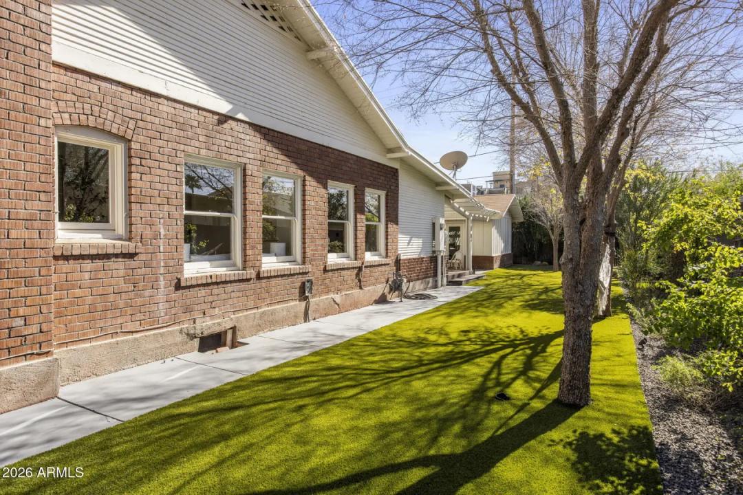 Real Estate Picture 26