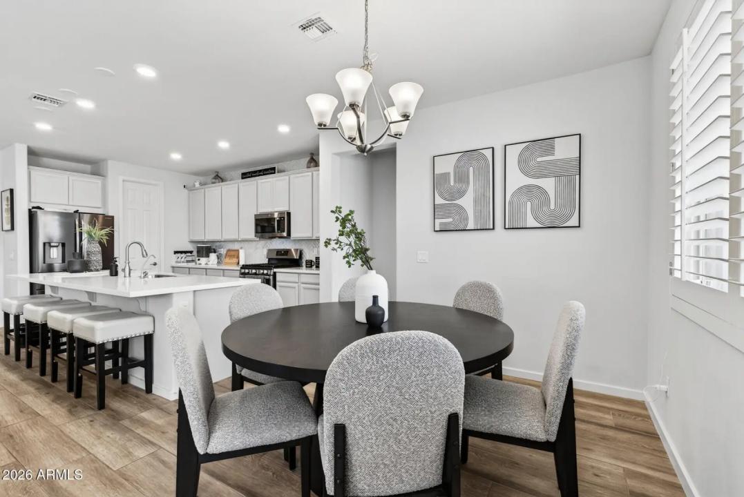 Real Estate Picture 14