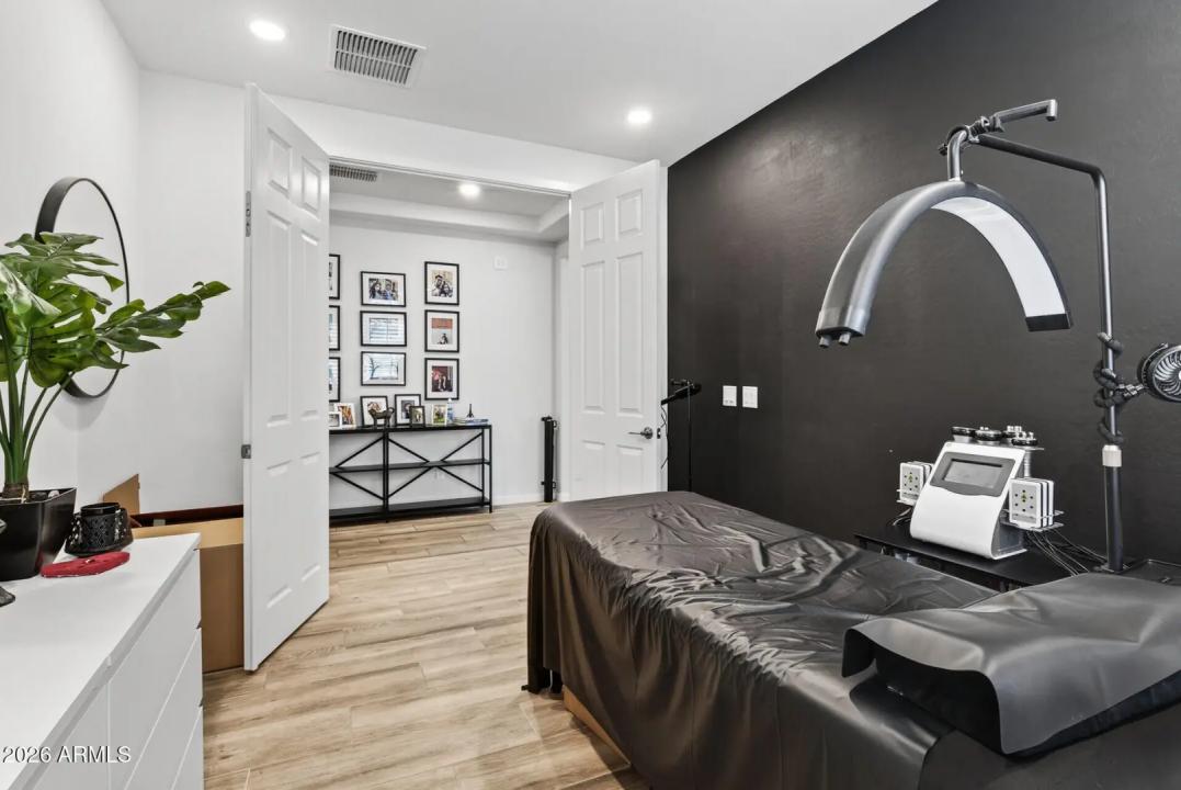 Real Estate Picture 21