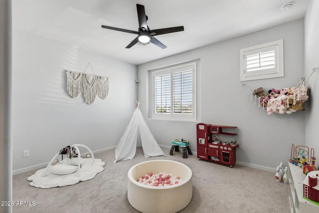 Real Estate Picture 22