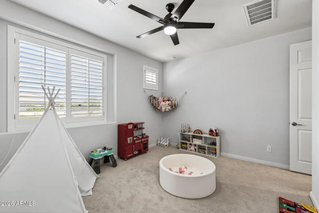 Real Estate Picture 23