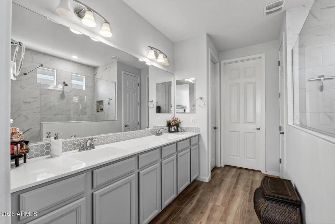 Real Estate Picture 29