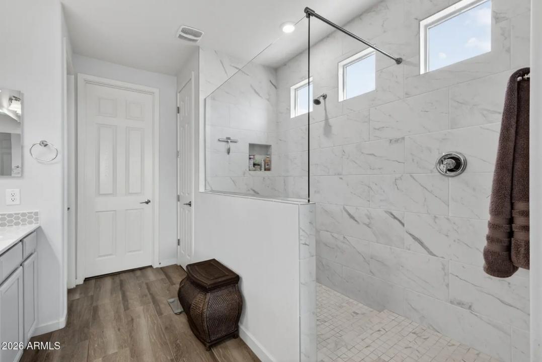 Real Estate Picture 30