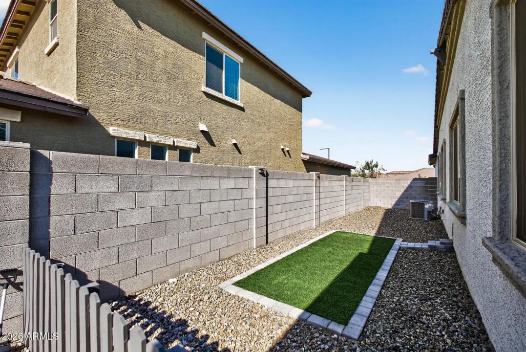 Real Estate Picture 38