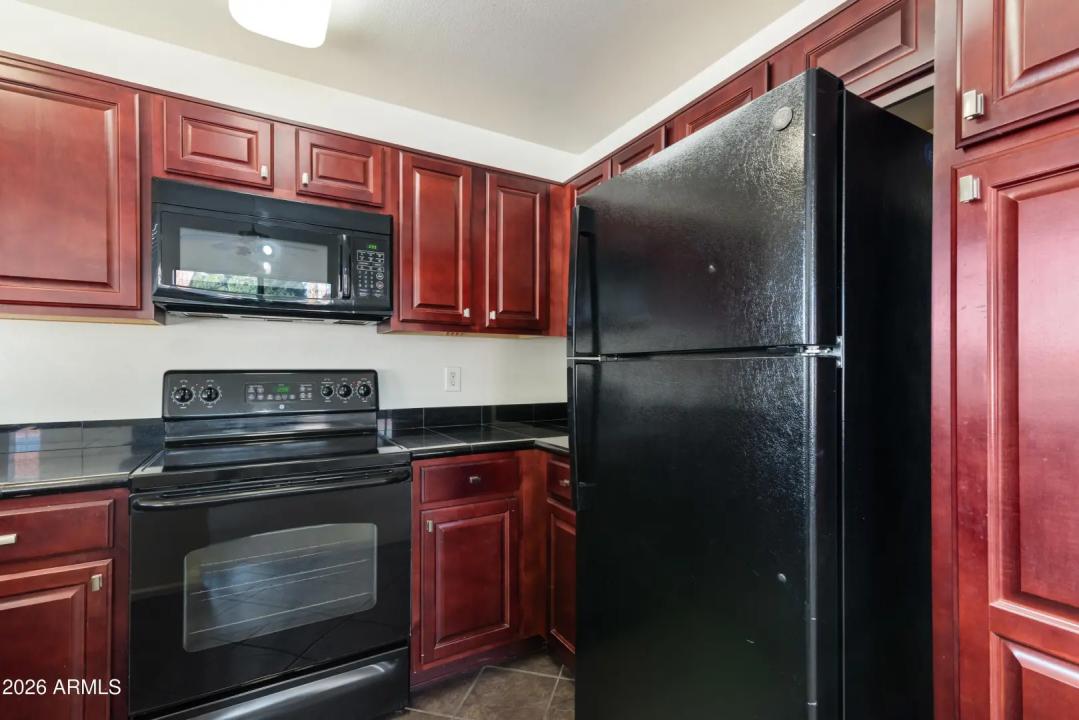 Real Estate Picture 11