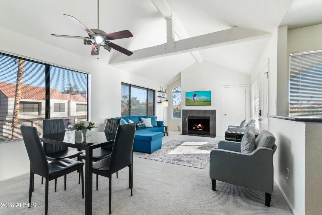 Real Estate Picture 4