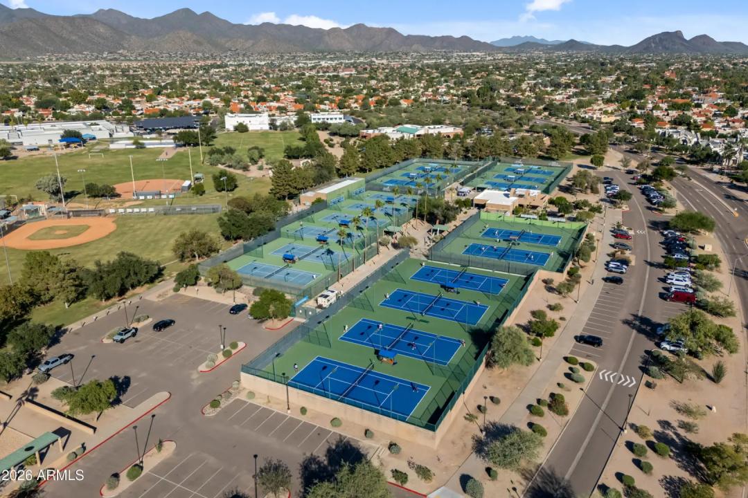 Real Estate Picture 26