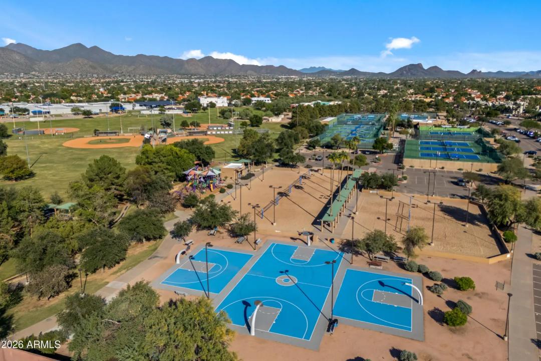 Real Estate Picture 27