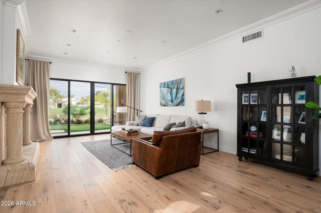 Real Estate Picture 4