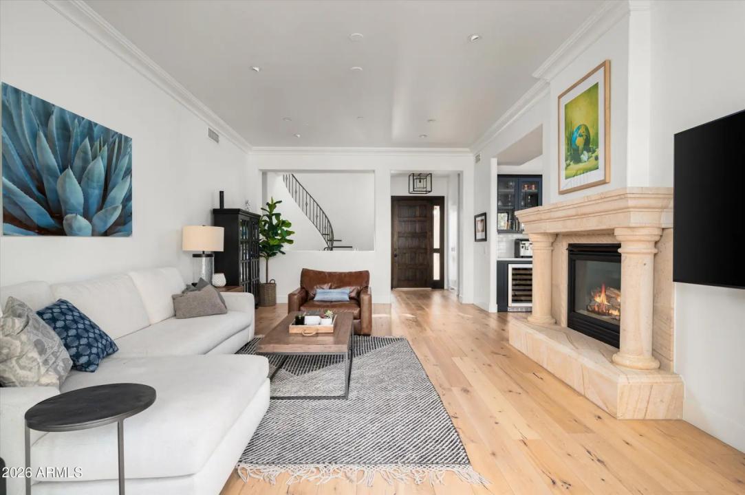 Real Estate Picture 5