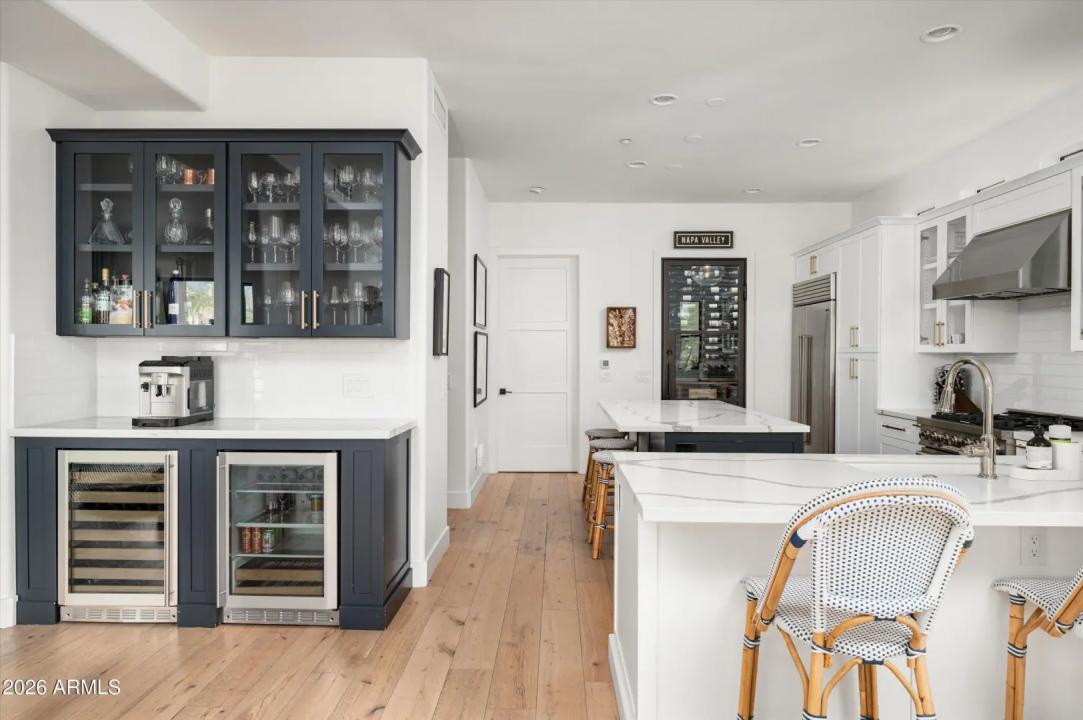 Real Estate Picture 8