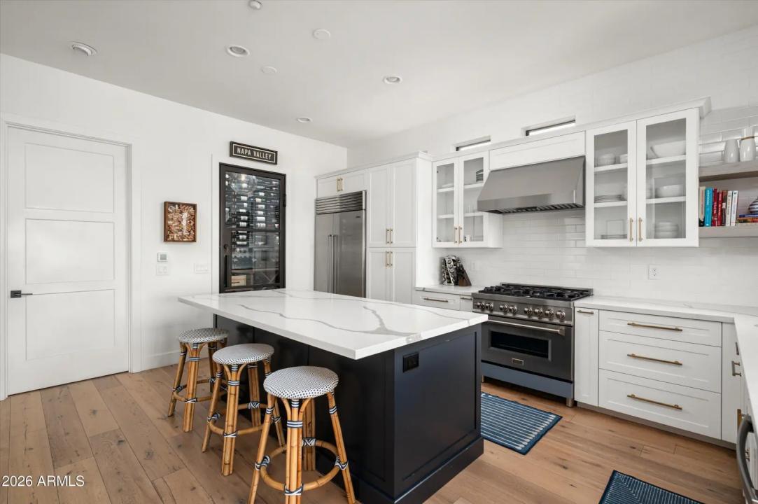 Real Estate Picture 9