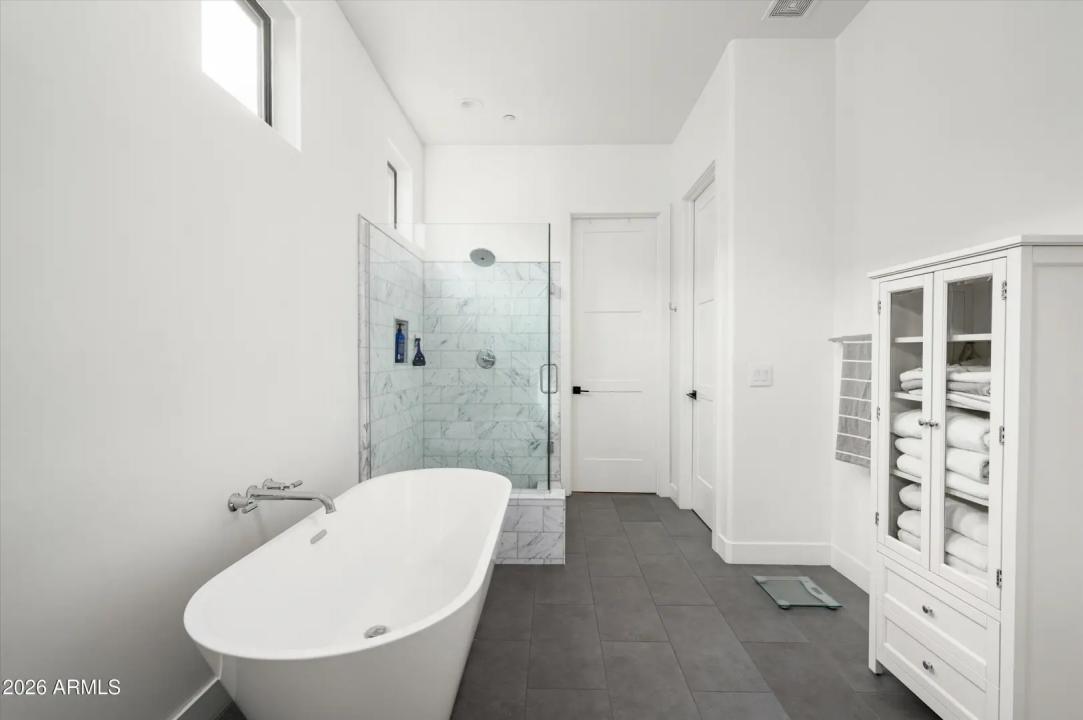 Real Estate Picture 15