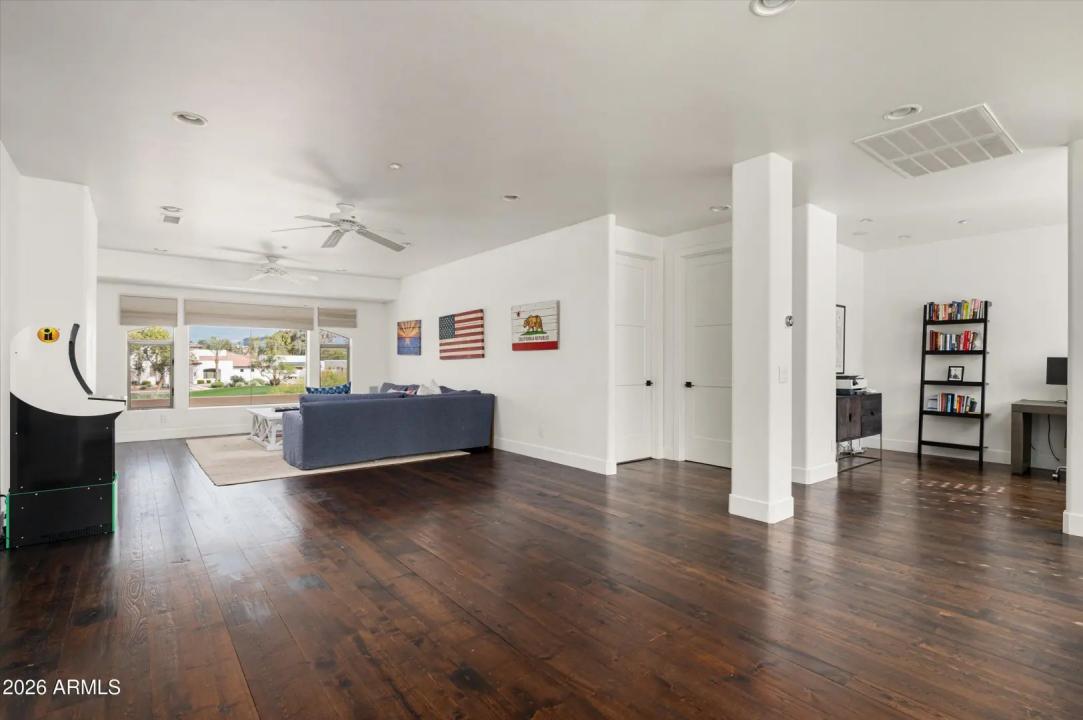 Real Estate Picture 19