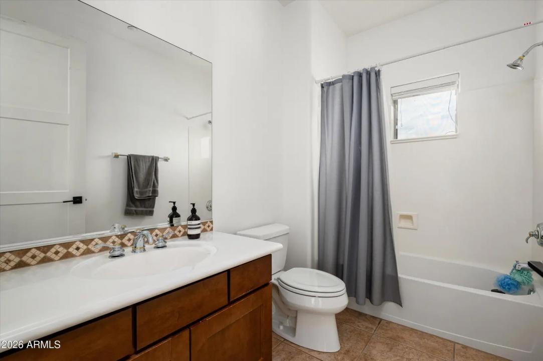 Real Estate Picture 23