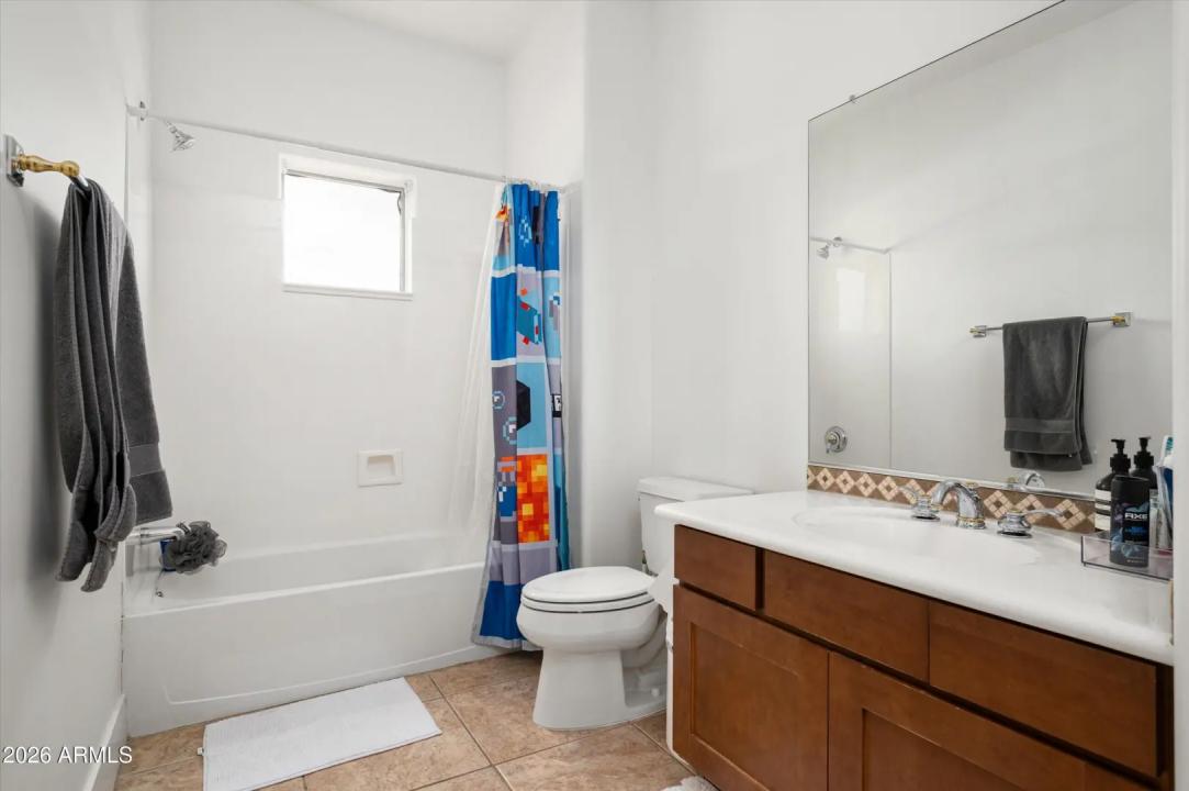 Real Estate Picture 25