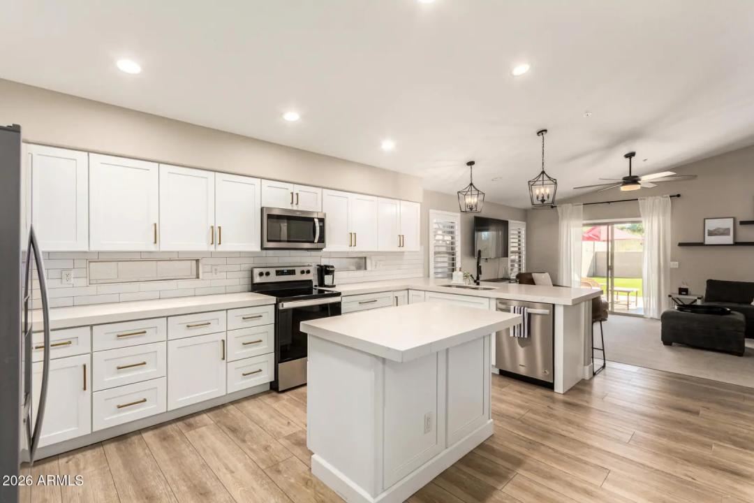 Real Estate Picture 10