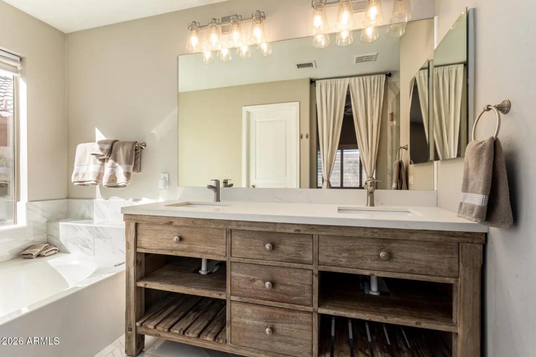 Real Estate Picture 18