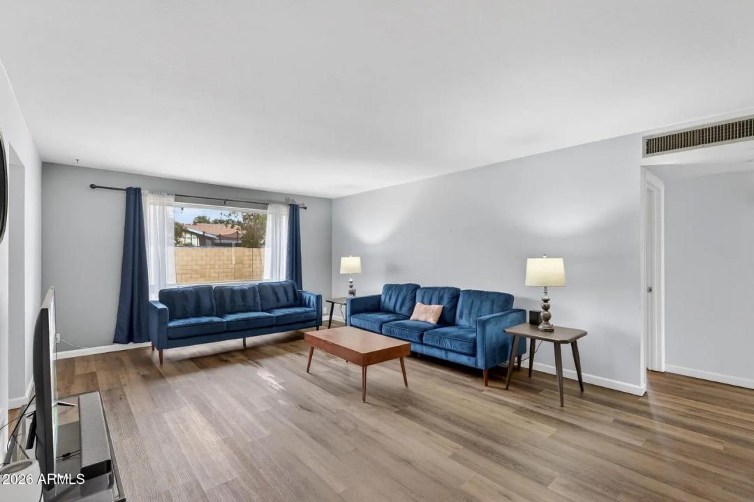 Real Estate Picture 3