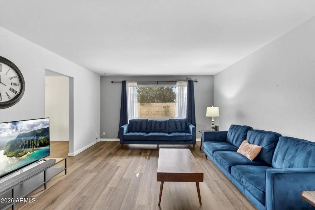 Real Estate Picture 4