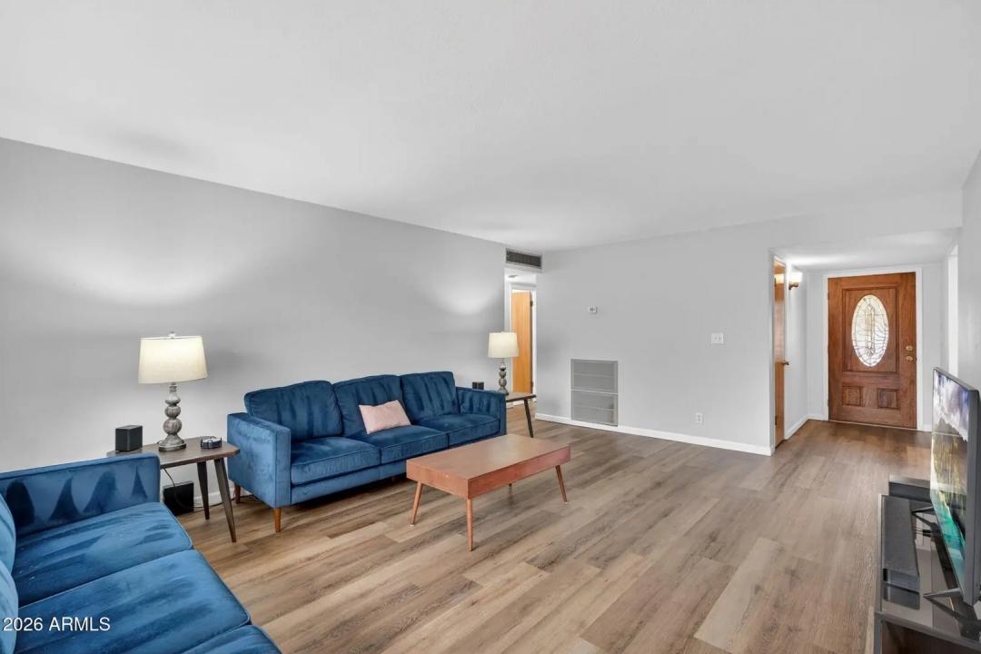 Real Estate Picture 6