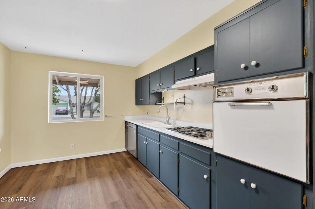 Real Estate Picture 8